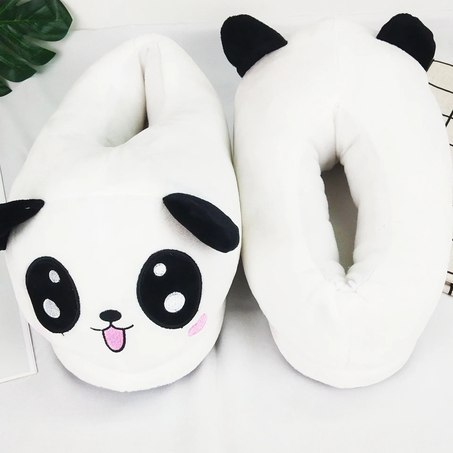 

2025 Ankle Wrap Warm Animal Panda Shoes White Fluffy Stereoscopic Fur Slippers Woman Home Cotton shoes