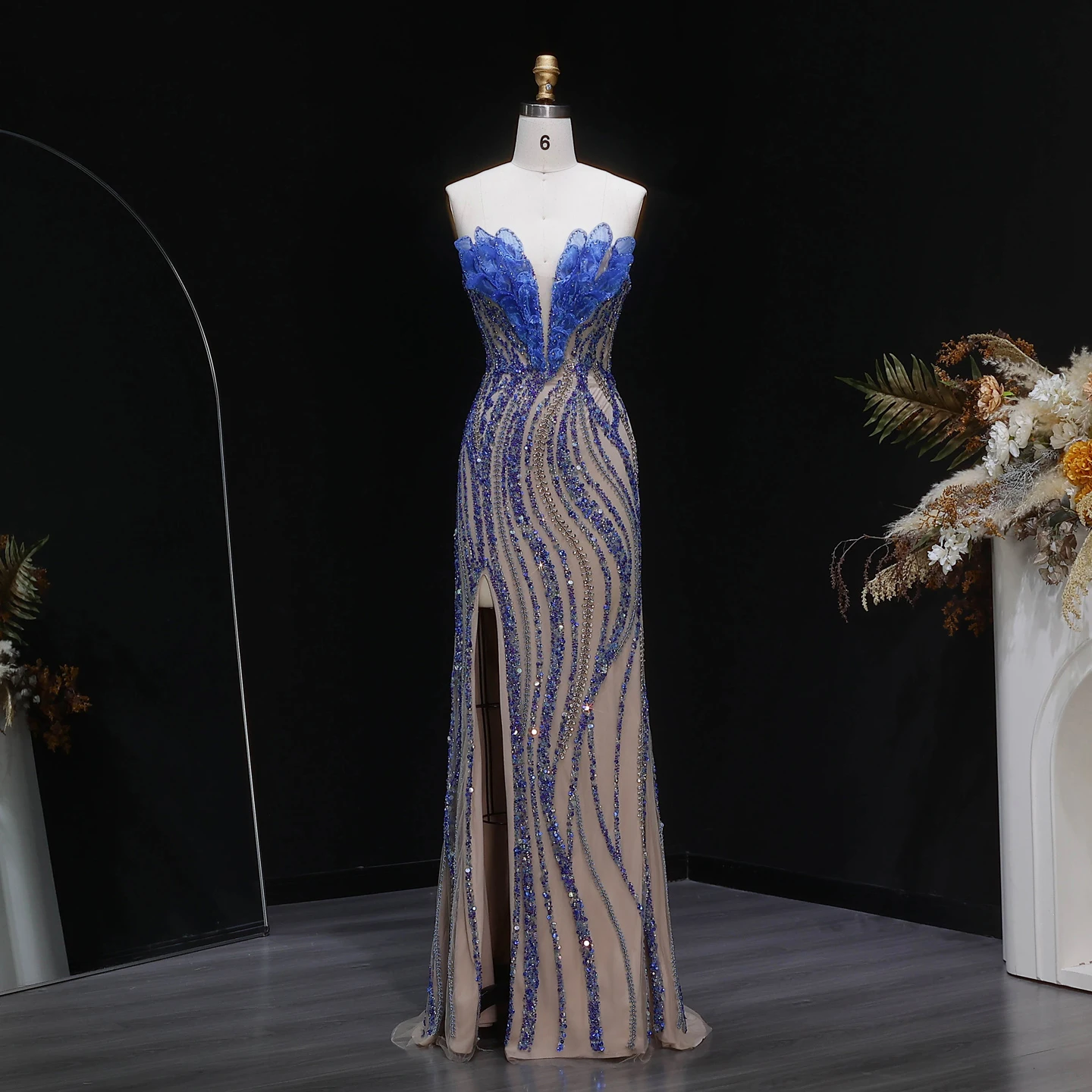 Sharon Said Luxuriöses trägerloses Abendkleid in Karamellfarbe, stark perlenbestickt mit hohem Seitenschlitz, formelle Partykleider für Damen SS133 Maßanfertigung – Detail 8