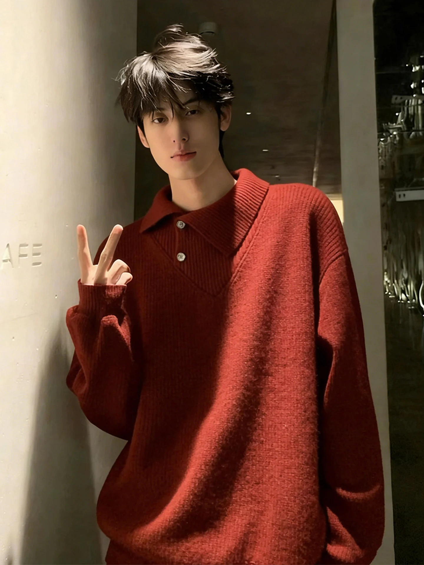 

Красный вязаный свитер для мужчин: роскошный, легкий, зимний, для ношения под одеждой, в стиле китайского зодиака, мужской трикотаж