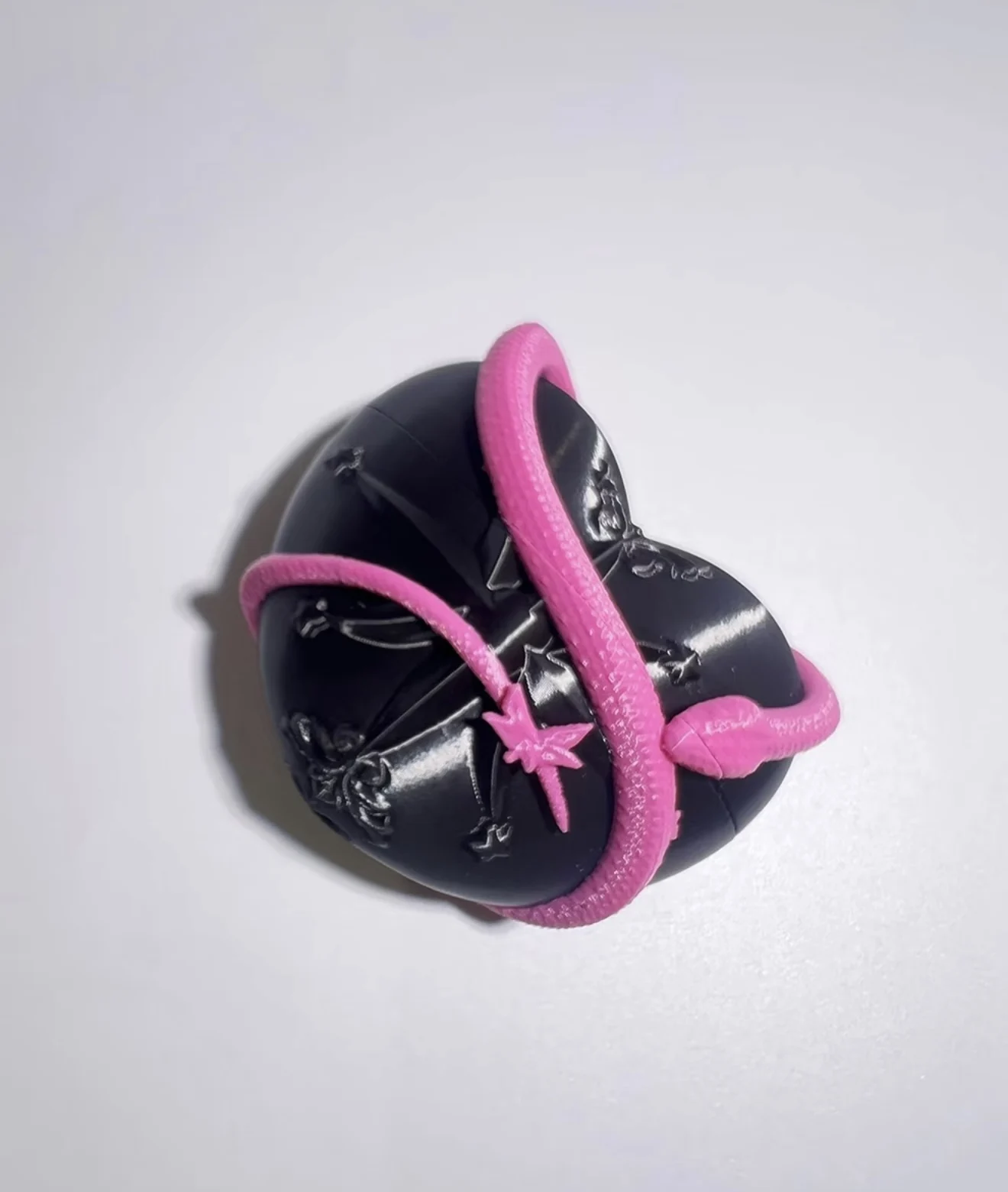 

Powder-coated snake-shaped earphone case, suitable for AirPods series, original design.