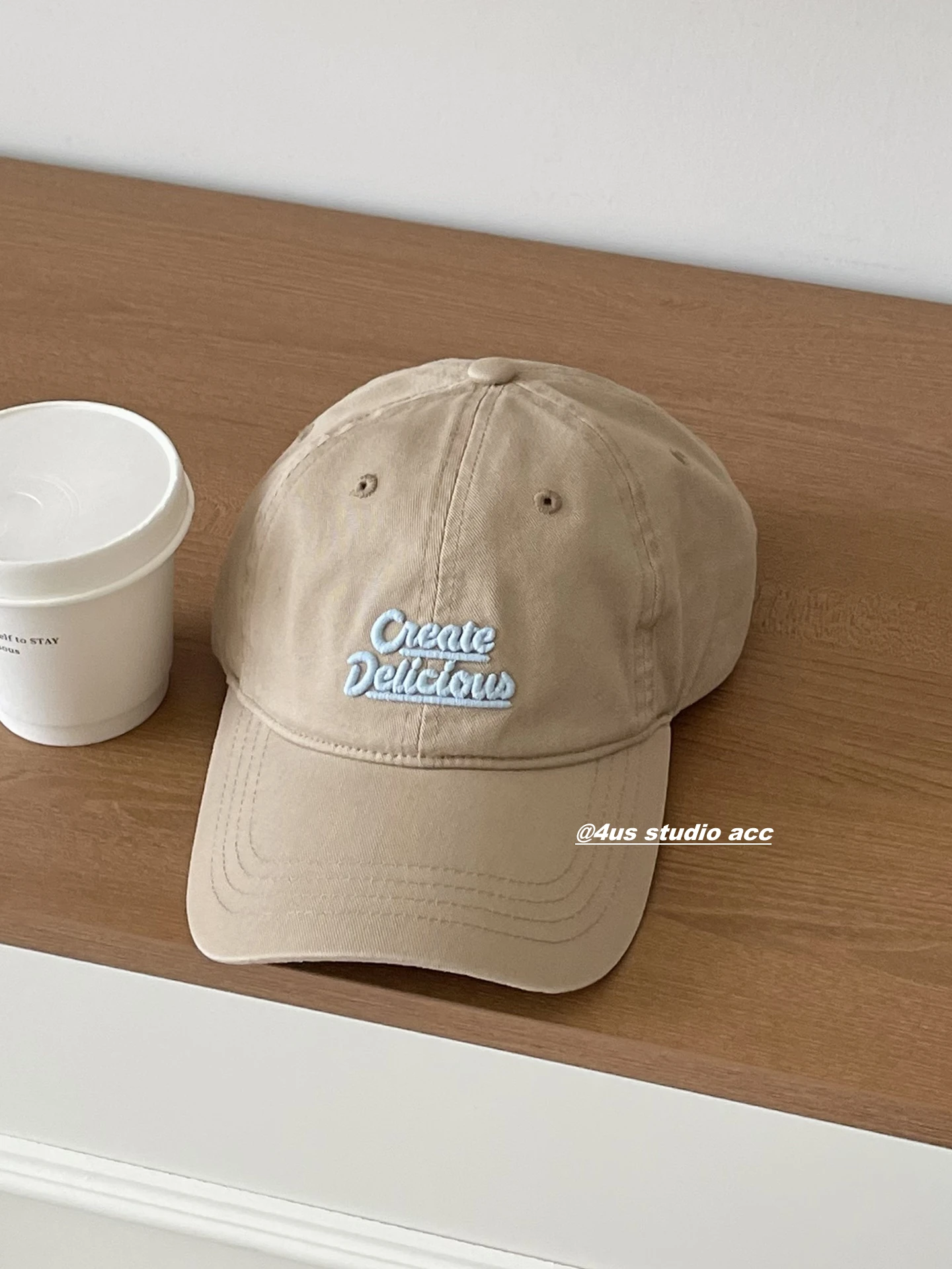 

Color-Block Embroidered Baseball Cap for Women with Curved Brim and Deep Crown, Men's Baseball Cap that Makes Face Look Smaller