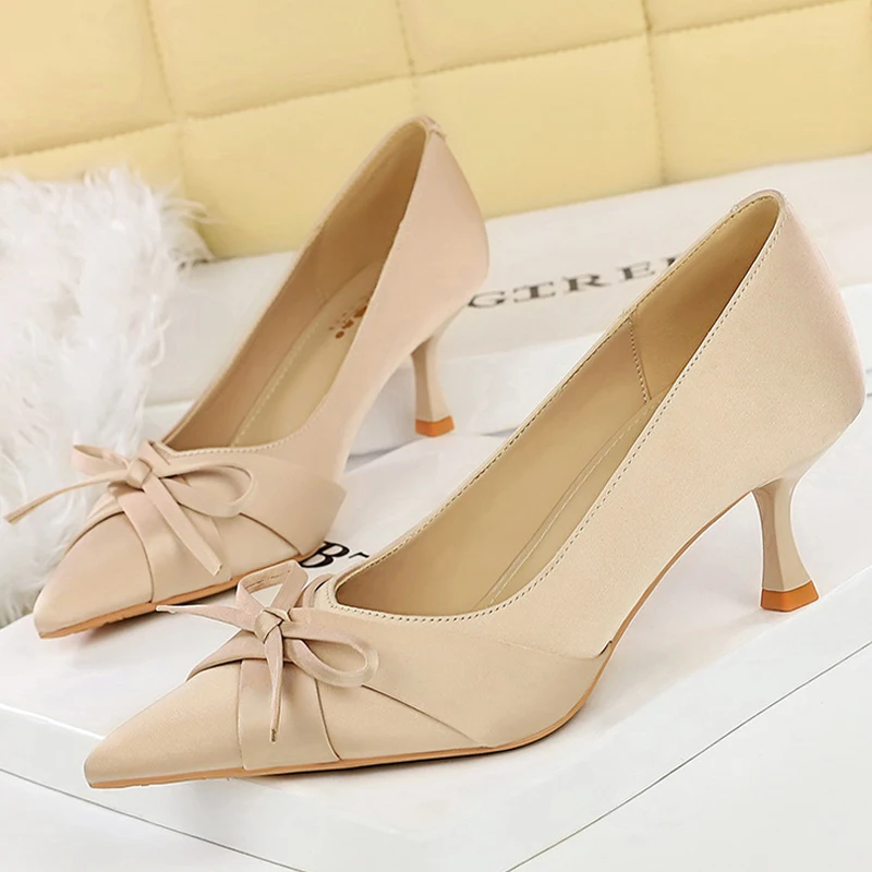 

BIGTREE Shoes silks satins Women Pumps bowknot Kitten high heels Pointed tip Women Heels Stiletto 6 CM Sexy party shoes Pumps