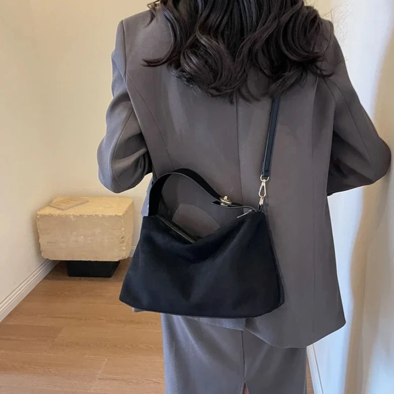 2026 New Faux Suede Sweet Women\'s Bag Suede Large Capacity Women\'s Shoulder Bag Fashion Versatile Casual Dual Purpose Handbag
