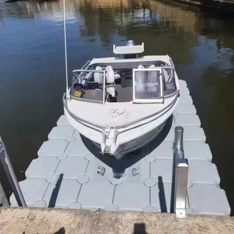 Customized Waterborne plastic docks, pontoon platforms, jet ski and yacht mooring areas, walkways, floating bridges, boardwalks