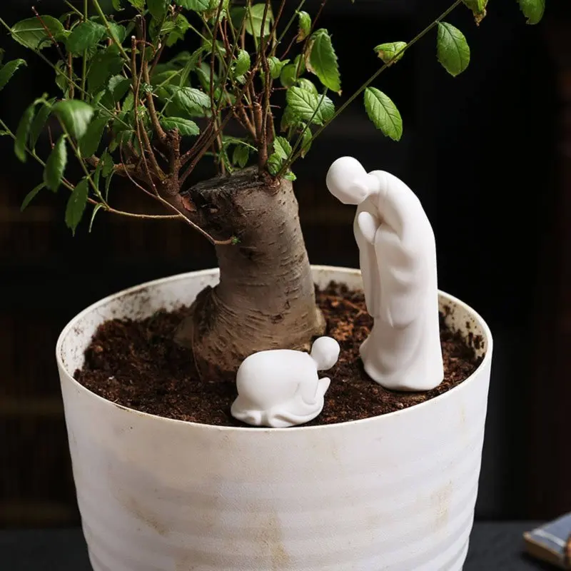 White Porcelain Monk Statue High-Temperature Fired White Porcelain Statue Miniature Buddha Figurine Semi-Transparent