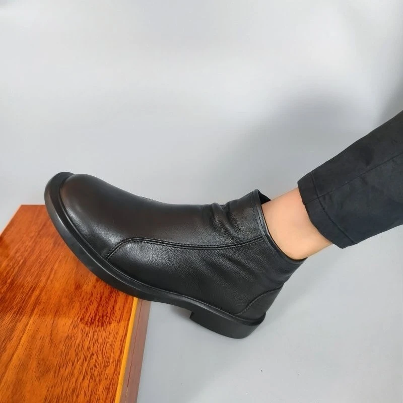 Men Fashion Chelsea Boots Top Layer Leather High Top Casual Shoes Breathable Ankle Boots