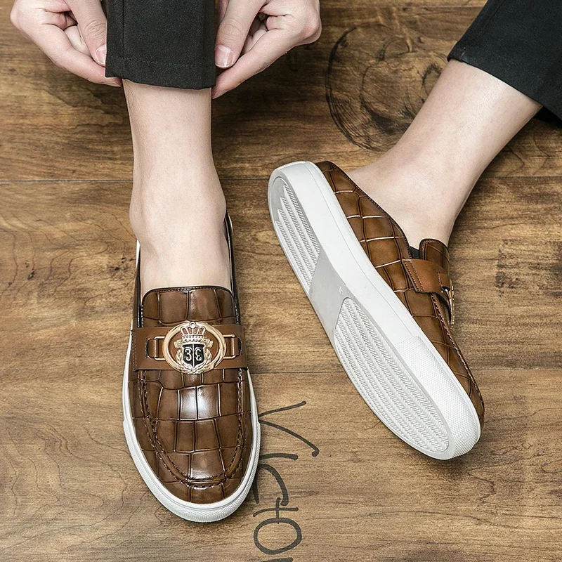 Fashion Loafers Men Shoes PU Mules Striped Embossed Pattern Flat Slip-on Half Sandals Male 2024 Casual Comfortable Leather Shoes