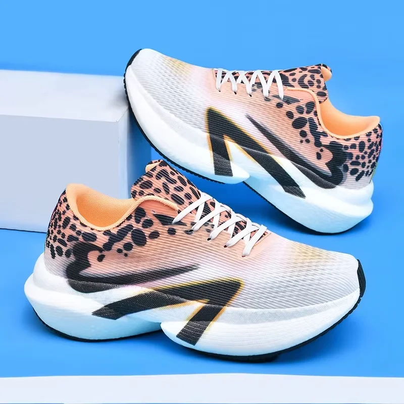Men's Running Shoes All-Season Leopard Print Racing Training High-Elastic Thick-Soled Sports Shoes Mesh Breathable Jogging Shoes