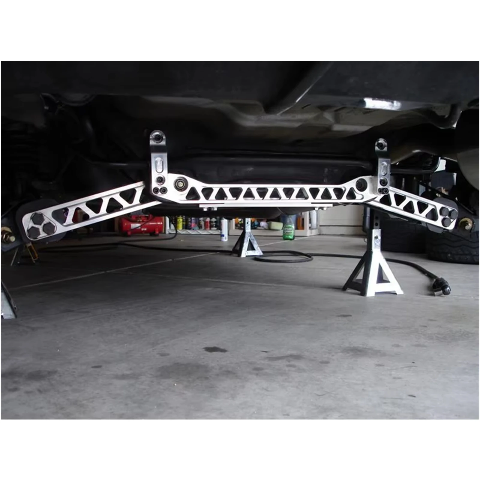 

Алюминиевая серебряная задняя нижняя распорка рычага управления для Honda Civic DX ES LX EX 01-05, опорная эстакада, рама двигателя