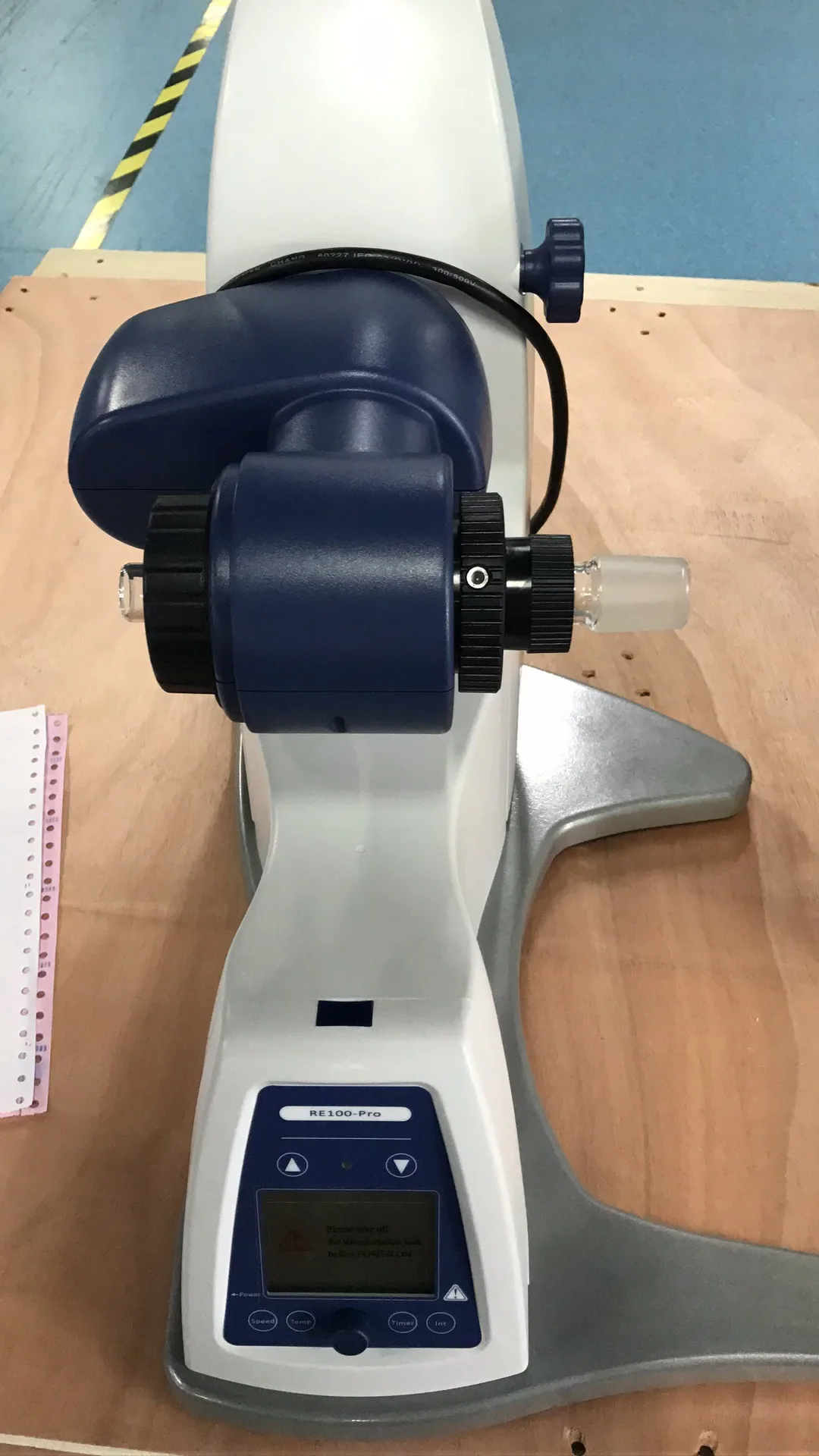 يستخدم مختبر RE100 Pro التحكم الرقمي في درجة الحرارة المبخر الدوار مع دعم OEM