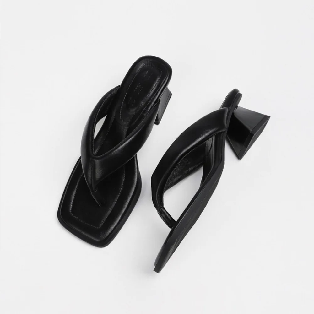 2026 Summer New Square Toe Sandals for Women's Outdoor Wear Niche Style for Lazy People High-heeled Flip Flops Women