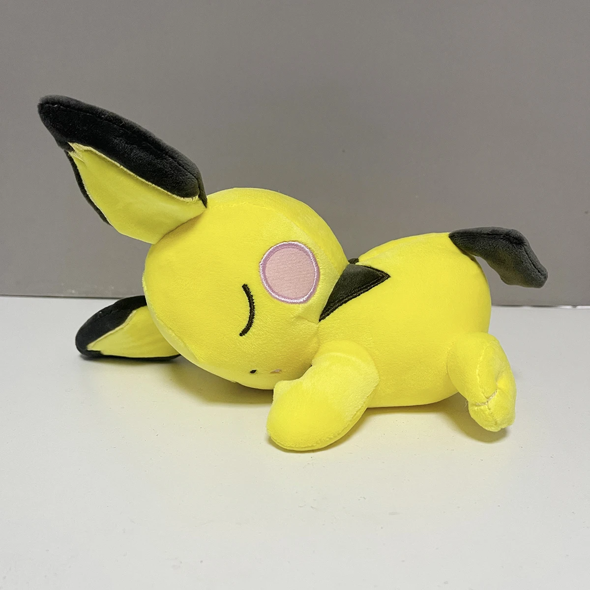 Pichu النوم أفخم محشوة الحيوان الرسوم المتحركة دمية لينة لطيف Pichu دمية هدايا عيد الميلاد