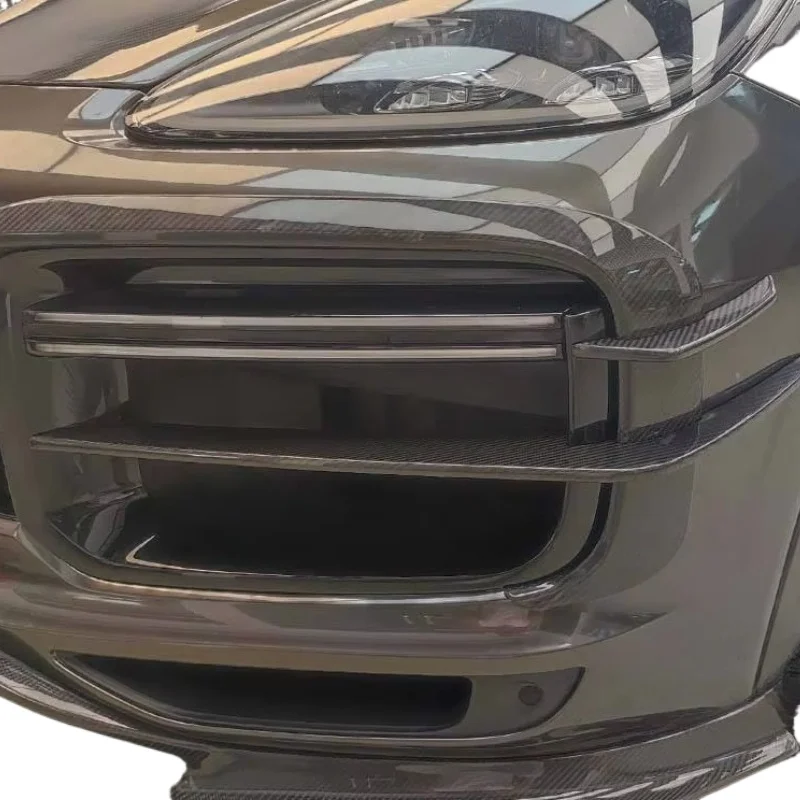

Комплект карбонового обвеса для Cayenne/Coupe/Turbo 2018-2024: передний бампер, канарды, сухой карбон. Категория товаров: карбоновые изделия.