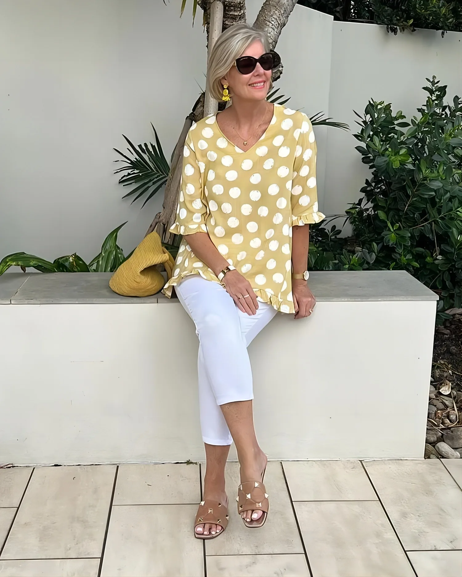 

Fashion Polka Dot Printed T-shirt For Women Loose Casual V-neck Half Sleeved Pullover Spring Summer New Cotton Linen Tops