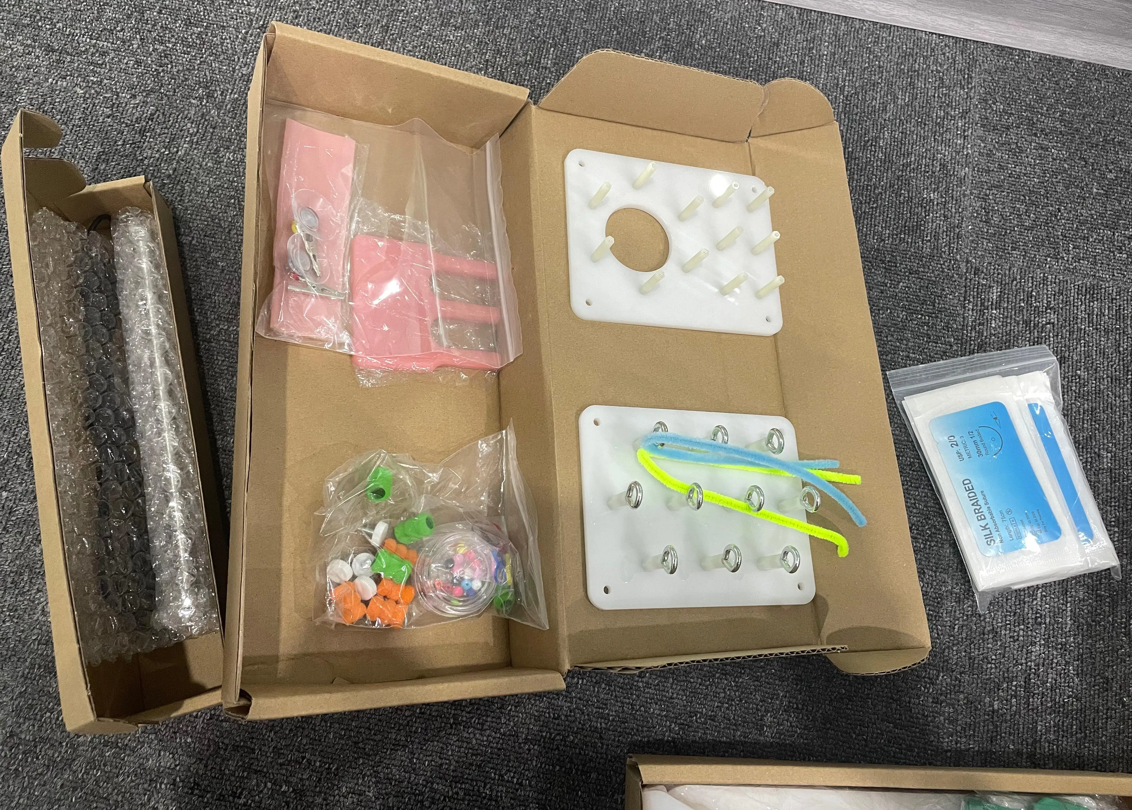 Laparoscopic  Training Kit, Medical Practice Simulator Box with Stapler Emulator for Skill Training