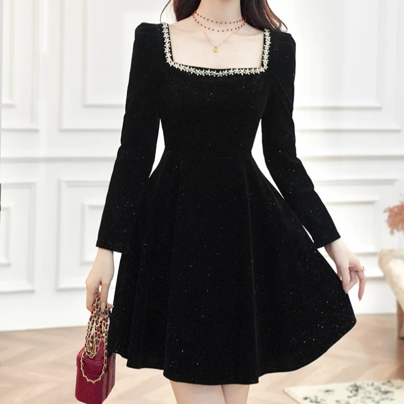 

Женское черное бархатное короткое платье с квадратным вырезом и бисером, осень-зима, новый стиль, милое французское женское праздничное платье на день рождения