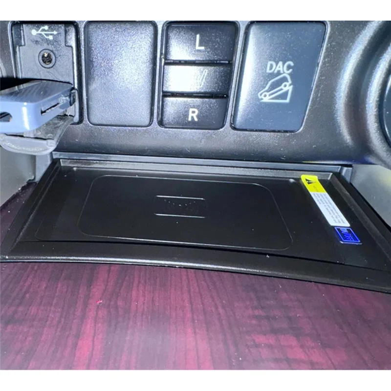 caricabatteria-per-auto-wireless-tappetino-di-ricarica-veloce-da-15-w-per-toyota-fortuner-2016-2023-supporto-di-ricarica-per-acc