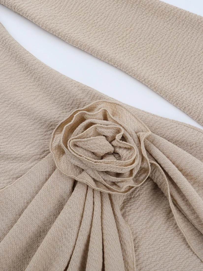 เดรสแฟชั่นผู้หญิง SsTss คอลเลคชั่นฤดูใบไม้ร่วง 2025 แบบใหม่ เซ็กซี่ สีพื้น คอทรงโอ แขนยาว ตกแต่งลายดอกไม้ 3 มิติ พร้อมริบบิ้น ทรงเข้ารูป มินิเดรส