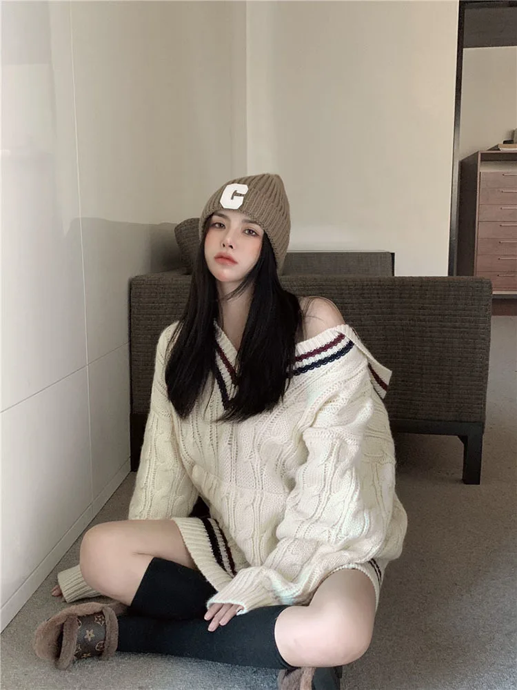 Hooded Sweaters 2022 Autumn Winter Casual Knitwear Women Color Block Knitting Pocket Deco Long Sleeve White Black Long Jumpers