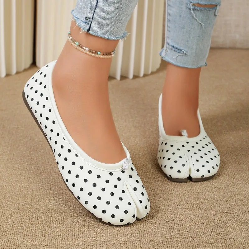 2026 New Polka Dot Split Toe Casual Women's Flats and Loafers Fashion Soft Soled Comfortable Women Shoes Балетки Женские