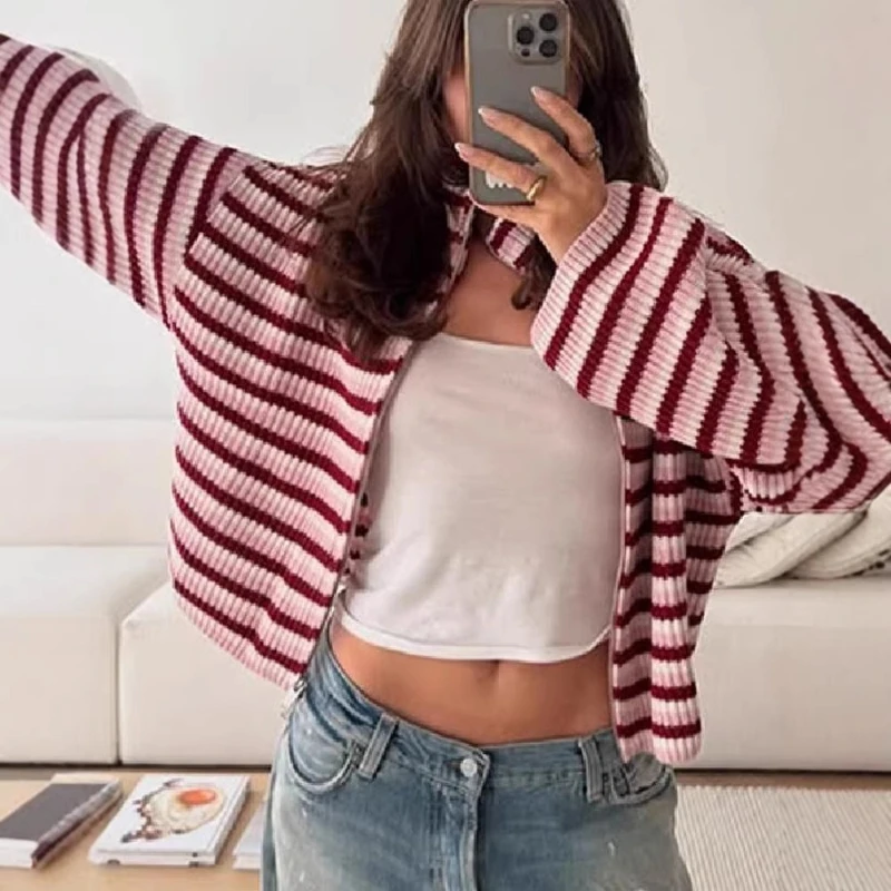 2026 Winter New Vertical Pattern Stand up Collar Zipper Knitted Casual Big Cuff Sweater for Women