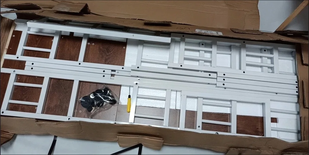 Home Use Computer Desk with Bookshelf in One for Notebooks And Office Work Youth And Children's Writing Desk with Storage Rack