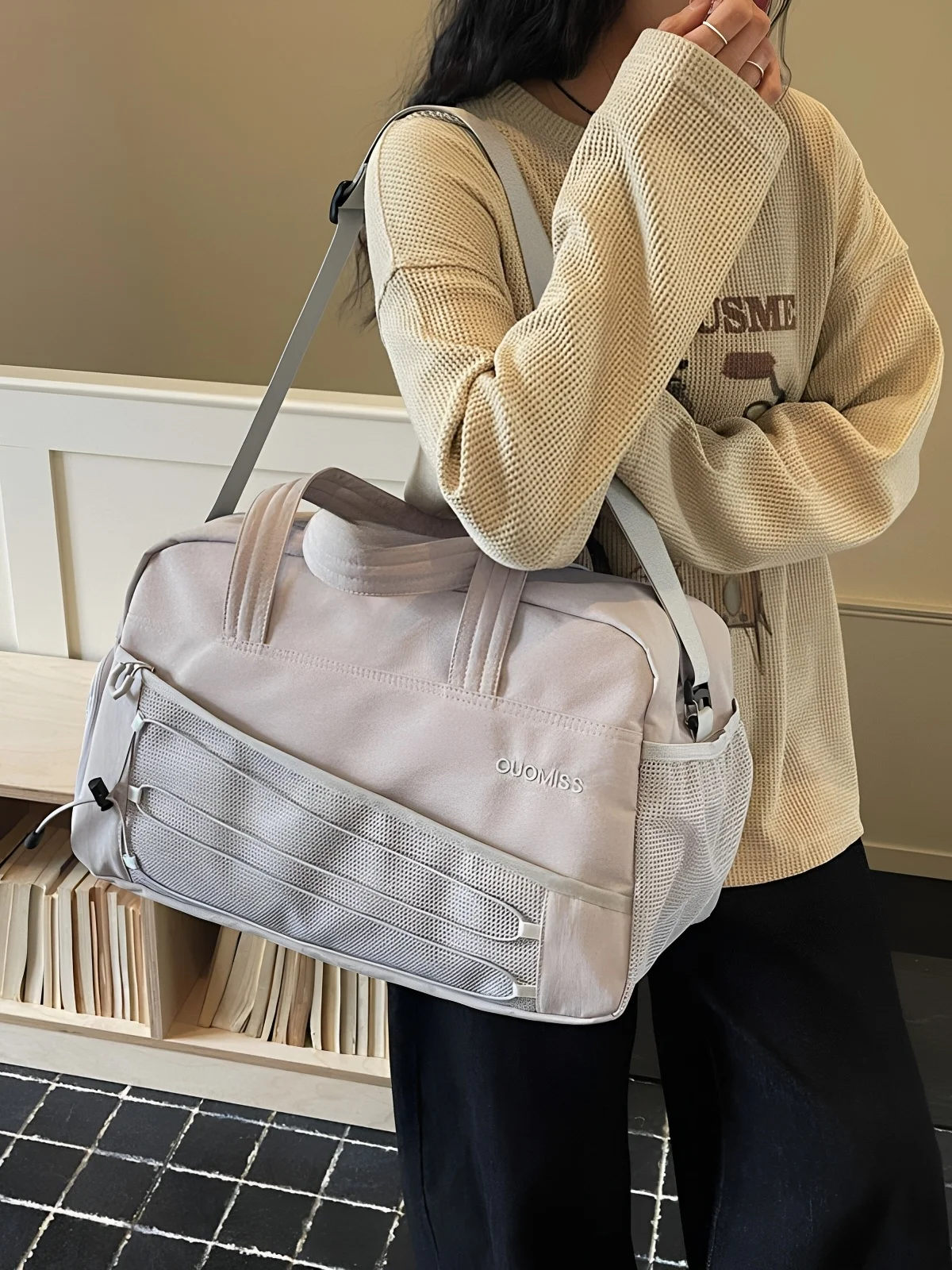 large-capacity-short-trip-travel-bag-women's-fashion-handheld-luggage-lightweight-sports-fitness-bag-storage-maternity-bag
