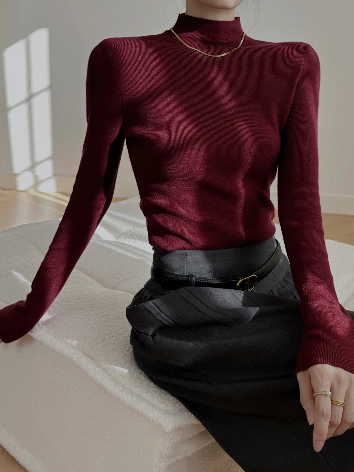 

Облегающая шерстяная трикотажная основа irt Thin f Высокий воротник Красный Ladies Faion Осень Зима Новый Sle Мягкий французский длинный слэ...