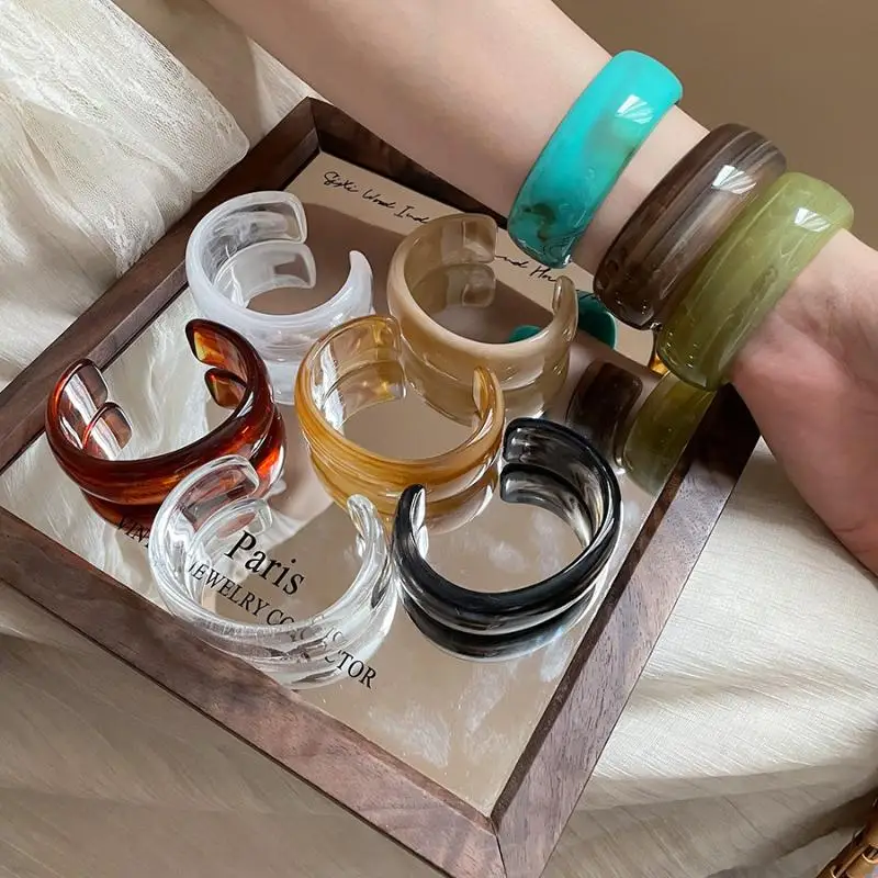 Vintage Acrylic Bracelets Set of 4 Multicolor Thick Cuff Bangles for Stylish Daytime and Evening Looks