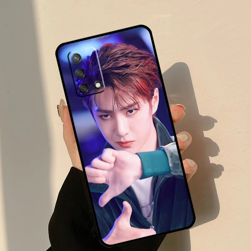 O processo undommed wang yibo para oppo a57 a77 a17 a15 a16 a76 a96 a54 a74 a52 a72 a91 a93 a5 a9 a31 a53 a54s funda