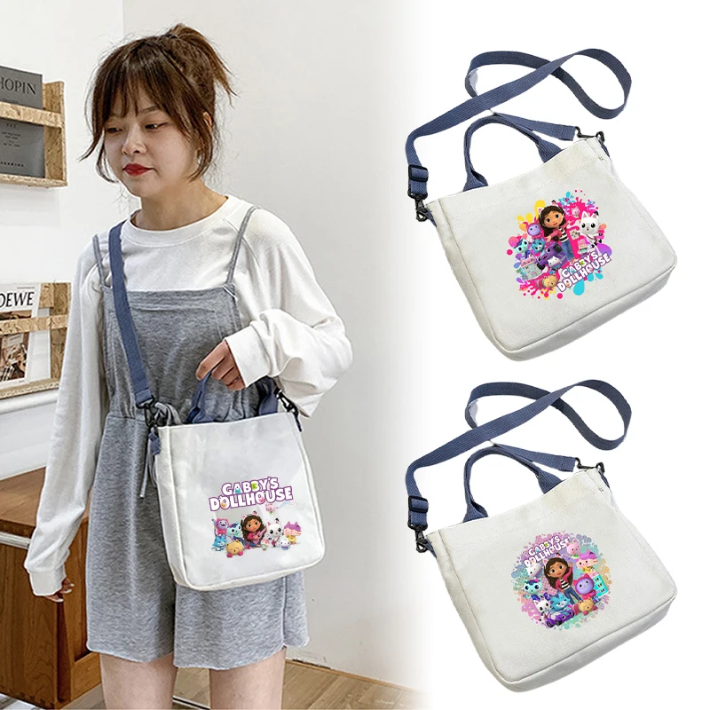 

Gabby Dollhouses Canvas Tote Bag Anime Cartoon Cute Student Detachable Shoulder Crossbody Strap Large Capacity Shoulder Handbag