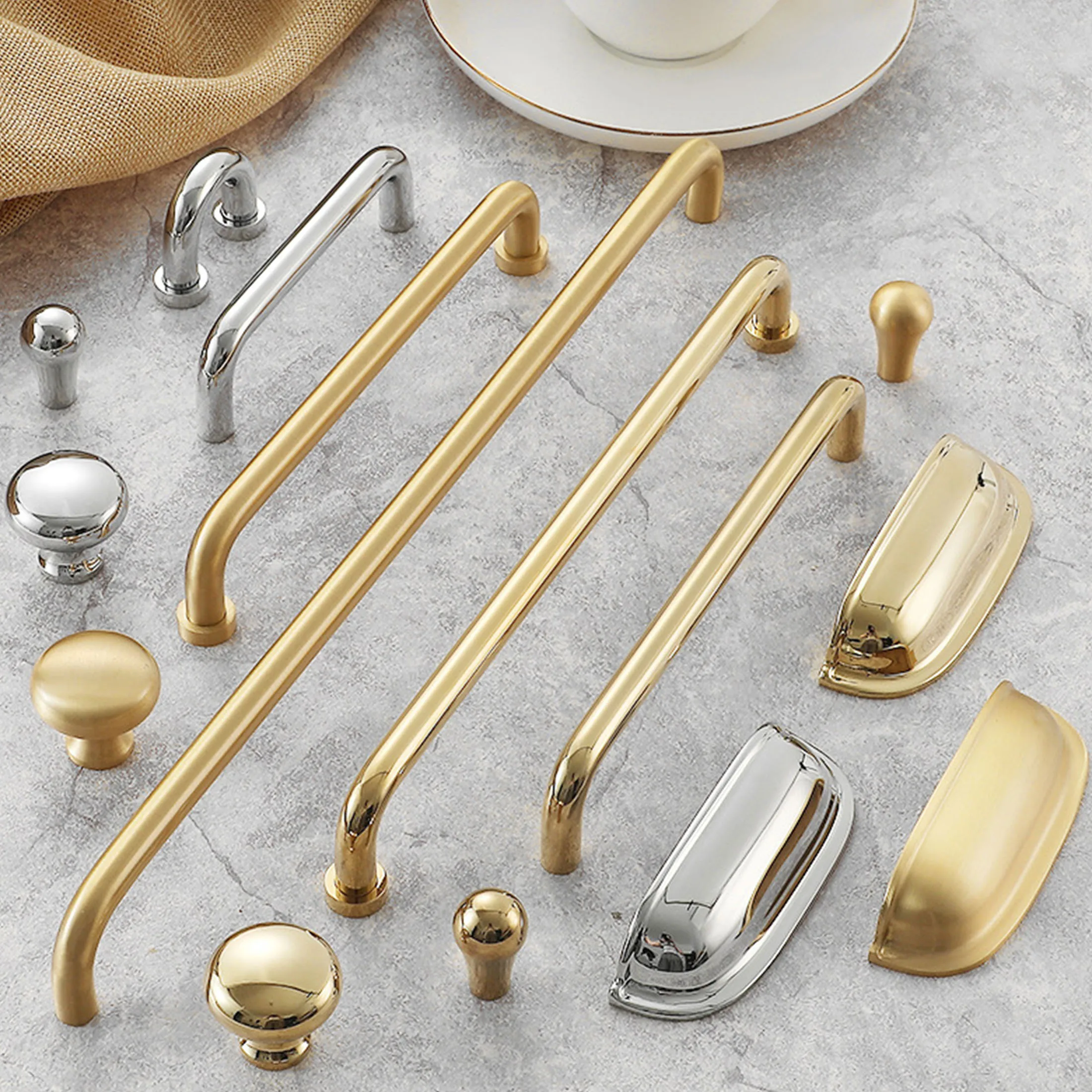 Schrankgriffe und Knöpfe aus massivem Messing, helles Gold/Chrom, Kleiderschrankgriffe, luxuriöses Küchenzubehör, moderne Möbelbeschläge