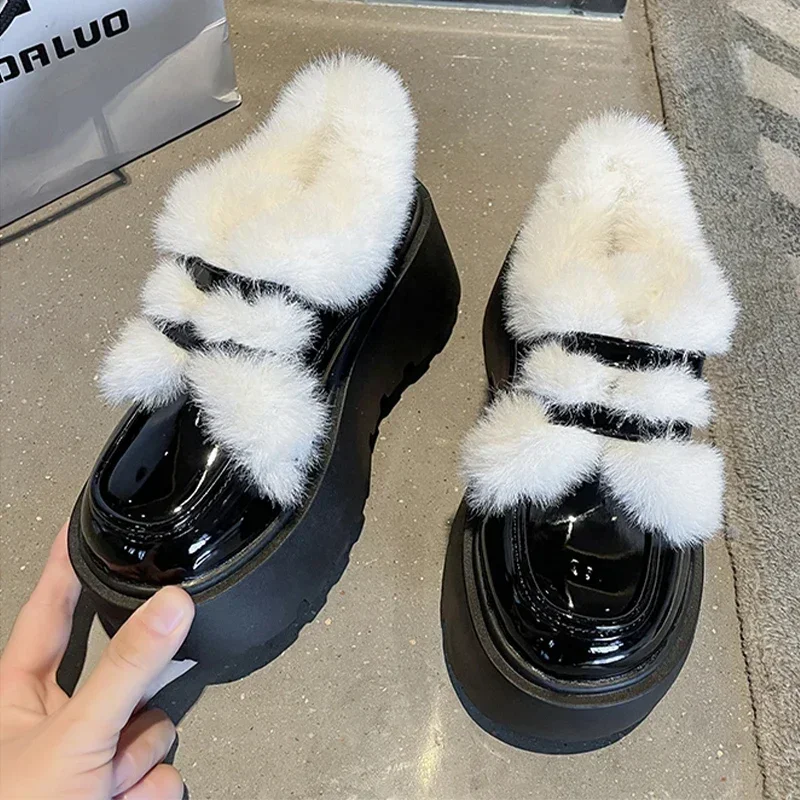 British style 2024 autumn and winter new thick soled internet famous warm fur and cotton shoes