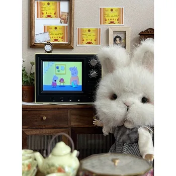 レトロミニテレビ再生可能漫画おもちゃドールハウスシーンモデルミニチュアテレビモデルおもちゃキッチン家具再生可能なビデオ