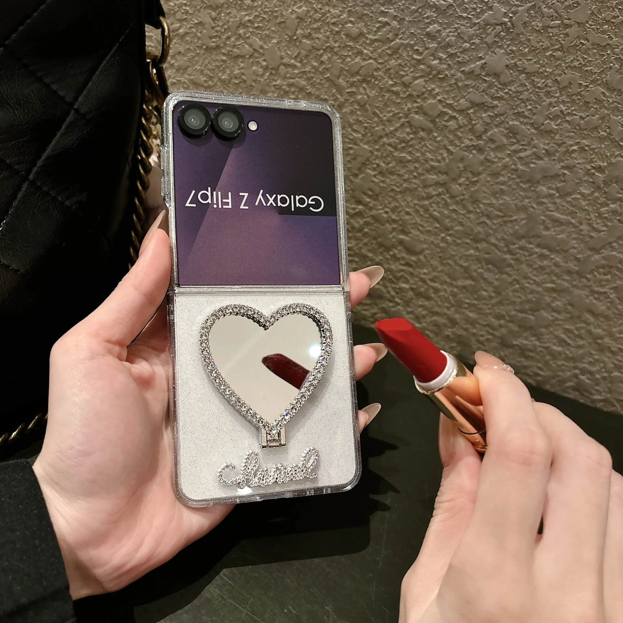 Glitter protective case for Samsung Z Flip 5/6/7 with heart-shaped stand, comes with heart-shaped mirror for touch-ups anytime