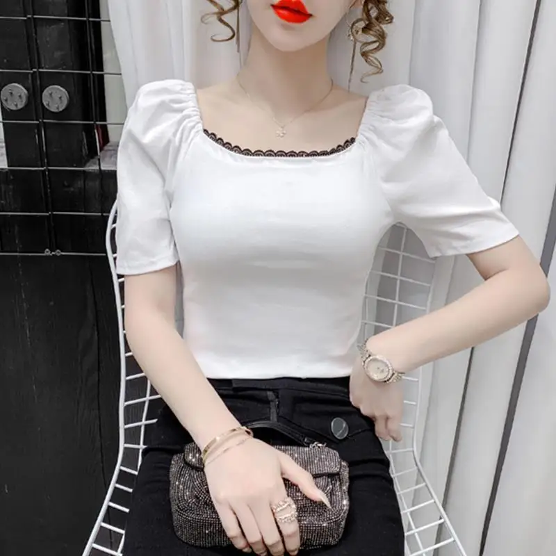 T-shirt a maniche corte donna estate Slim Fit e Versatile pizzo corto Patchwork collo quadrato manica a bolle Top per le donne alla moda
