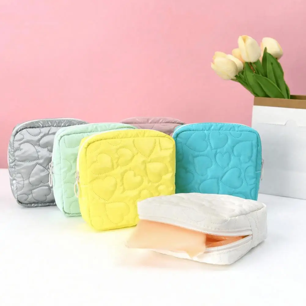 Faux Leather Makeup Bag Mini Cosmetic Bag with Heart Pattern Portable Zipper Pouch for Napkins Phone Jewelry Lipstick Organizer