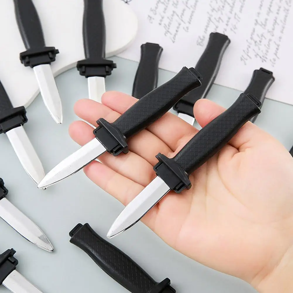 Retractable Fake Knife - Adult Plastic Toy Simulation Dagger Funny Props Telescopic Bayonet  Prank Child Toy Gadget