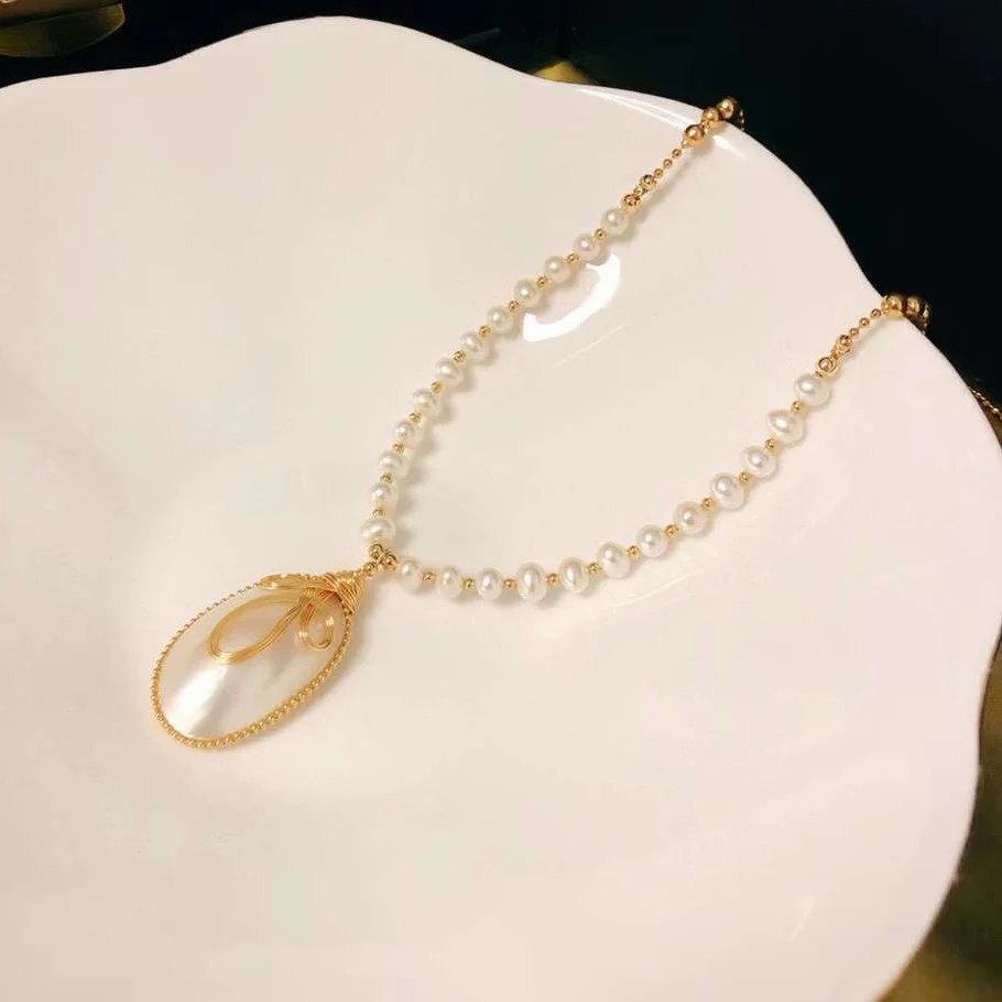 

Natural White Mabei Sweater Chain New Gold Bead Bean Chain 4-5MM Natural High Quality Freshwater Pearl Necklace Long Chain