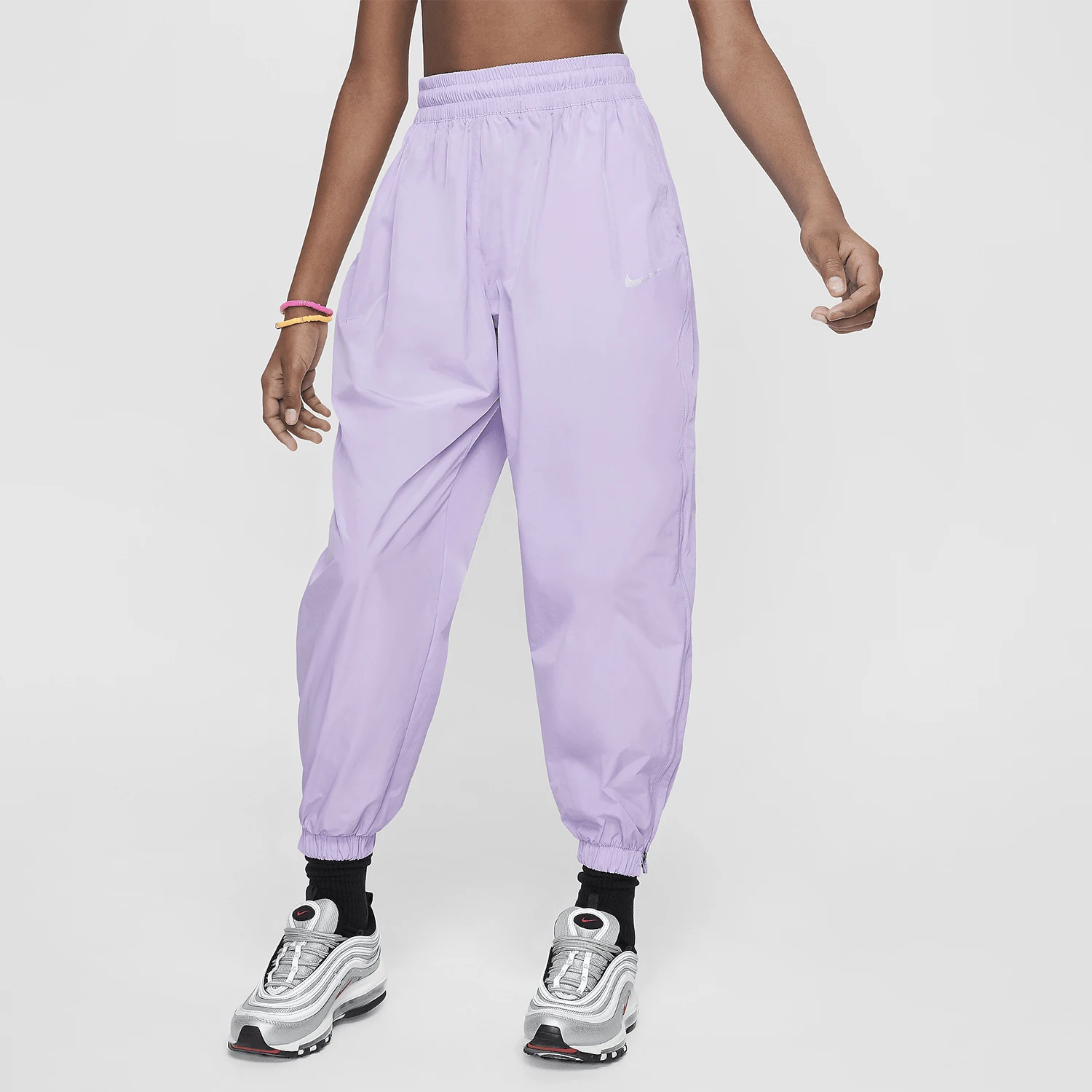 

Официальные летние новые свободные дышащие тканые спортивные штаны Nike для больших детей FN8659-515