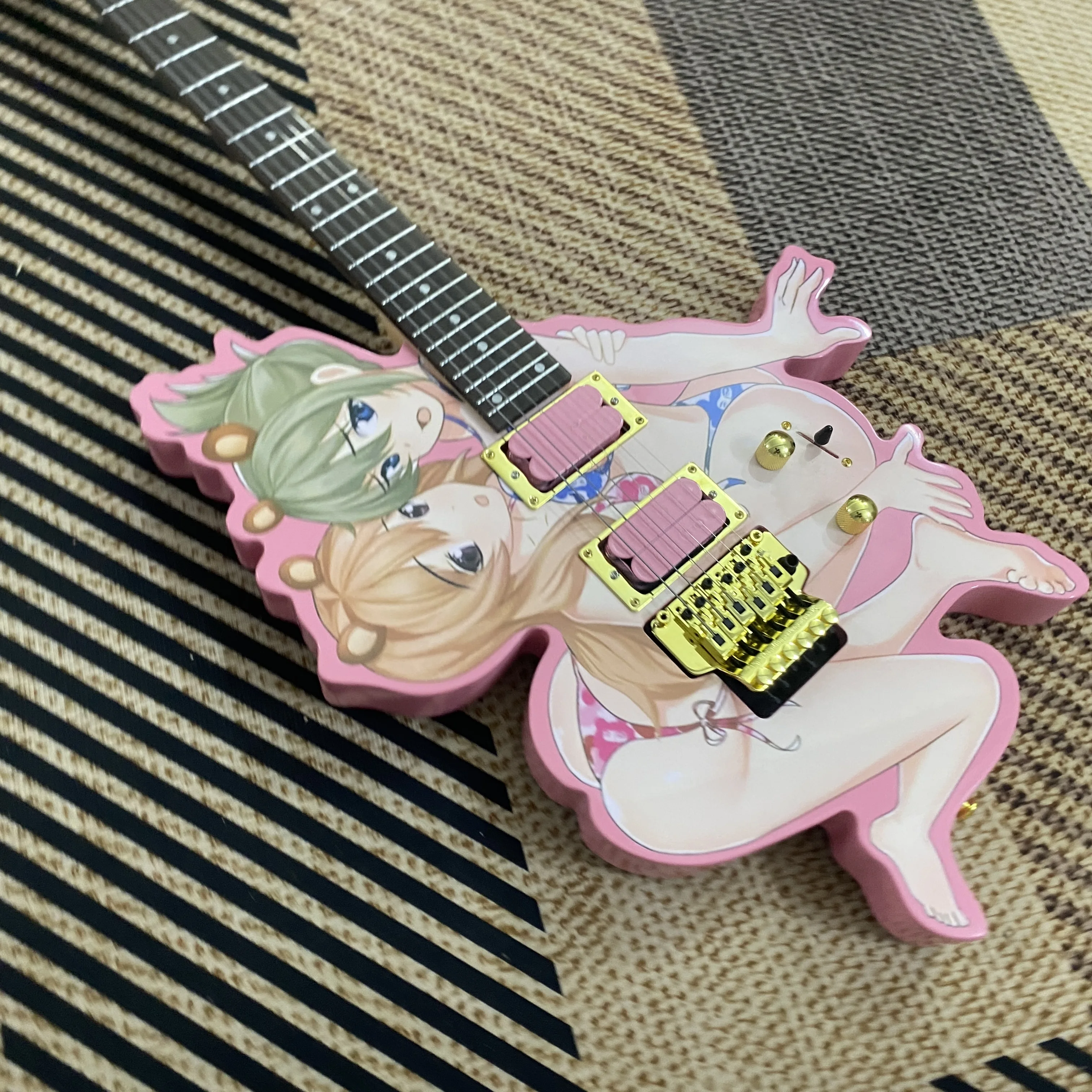 جيتار كهربائي على شكل خاص من Vicers مع لوحة أصابع من خشب الورد، 6 أوتار، 24 فريت، رقبة خشب القيقب، أجهزة ذهبية