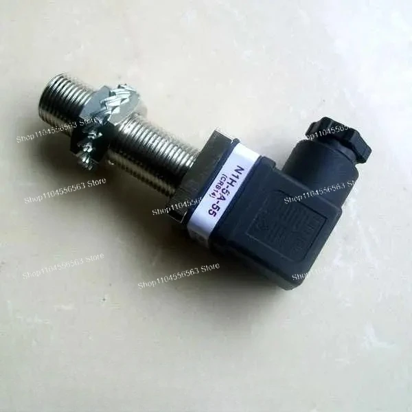 N1H-5A-55 مستشعر السرعة مسبار قياس سرعة تروس القاعة M18 * 1.5 يمكن استخدام الدفع والسحب الخالي من المغناطيس على اللوحة