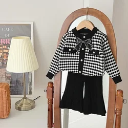 Set per bambini Cardigan lavorato a maglia da ragazza di 2-6 anni autunno nuovi vestiti per bambini camicia da ragazza di moda straniera Top + pantaloni a campana 2PS inquadrudah