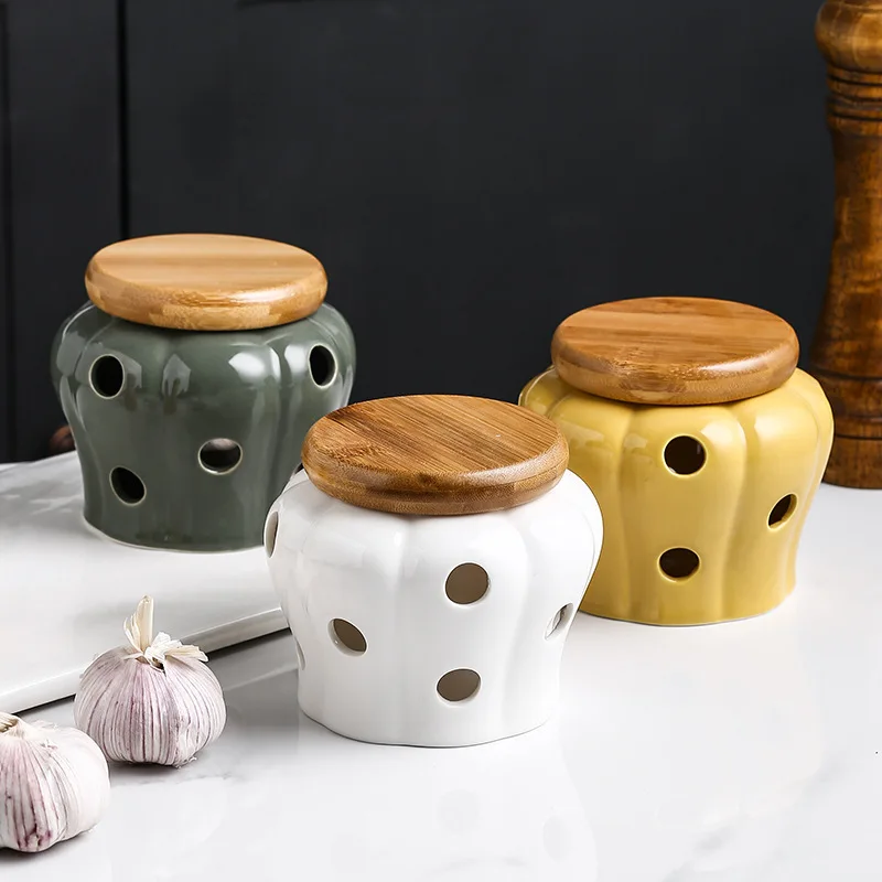 Creative Kitchen Ginger Garlic Storage Jar Ventilated Perforated Ceramic Storage Can White Aromatherapy Candle Storage Jars