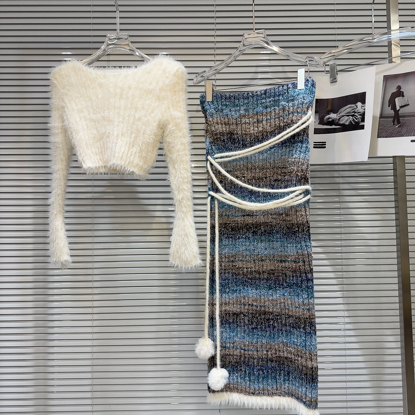 

Пушистый вязаный свитер и юбка с шариками, осеннее новое поступление для женщин в их 30х, длинный свек, круглый топ Ne