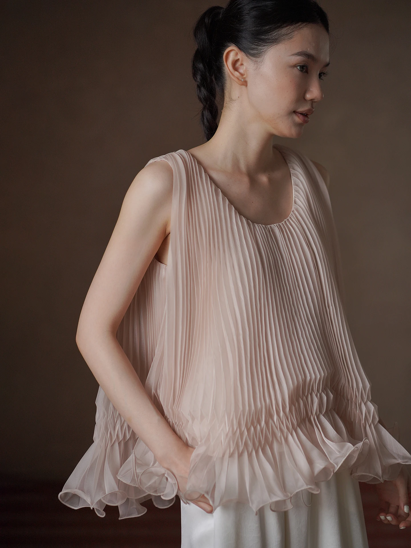 Slimming Pleated A-Line Loose Women's Tank Top U-Neck Elegant Style Polyester Fiber No Sleeve Regular Length Daily Wear