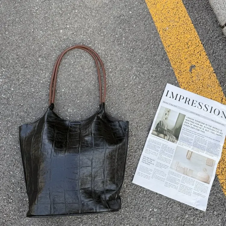 

2025 Autumn New 2344 Women and Women Magnetic Buckle Mud Commuting Fashion Casual PU Pitot Bag