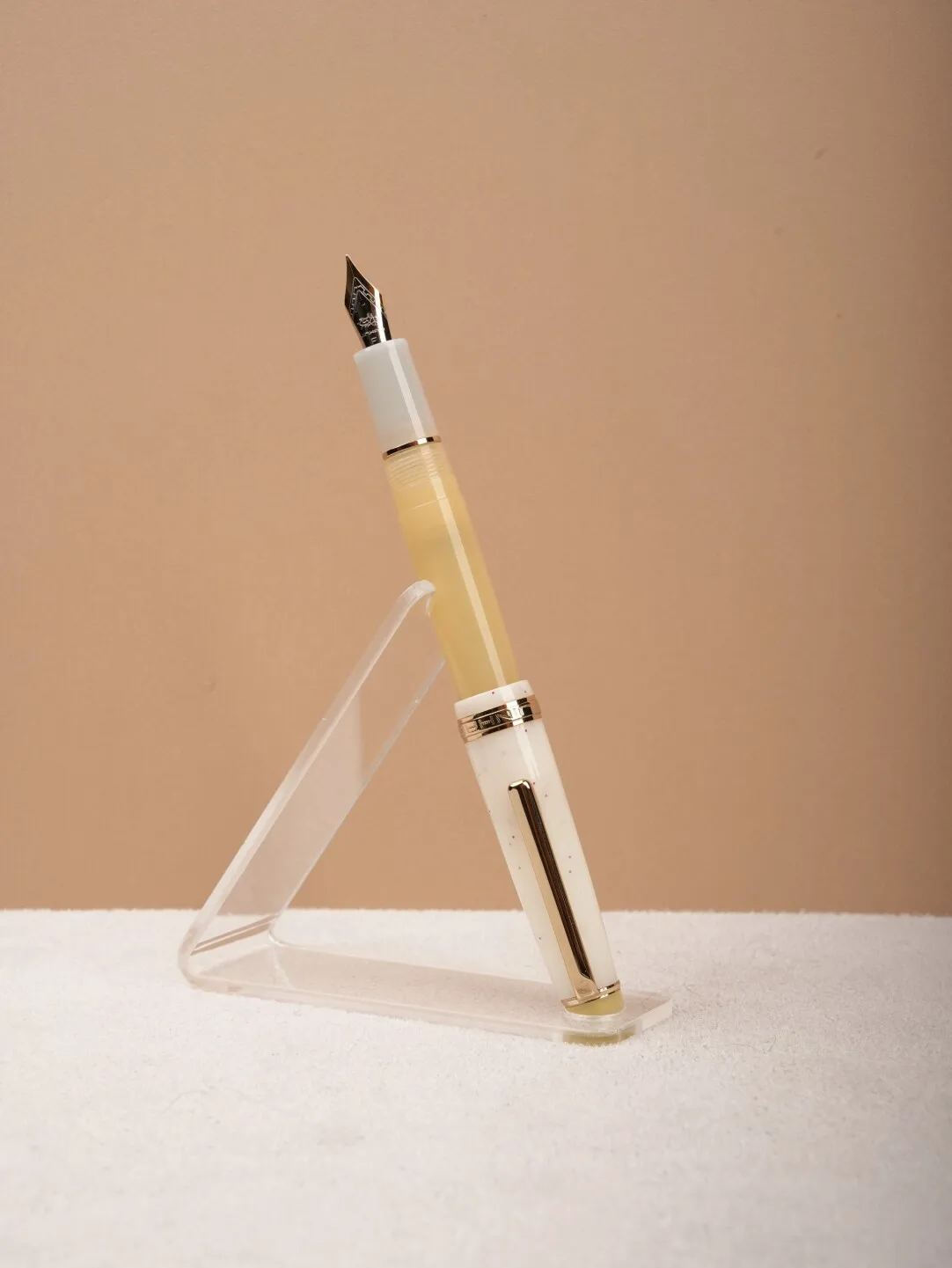 Jinhao 82 Limited Osmanthus Lotus Root Powder Sugar Cake  Fountain Pen