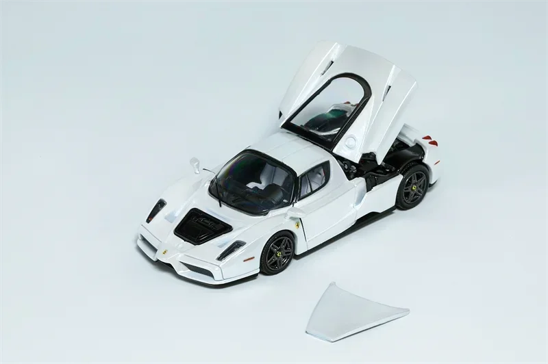 KING MODEL 1:64 Enzo White Diecast Model Car