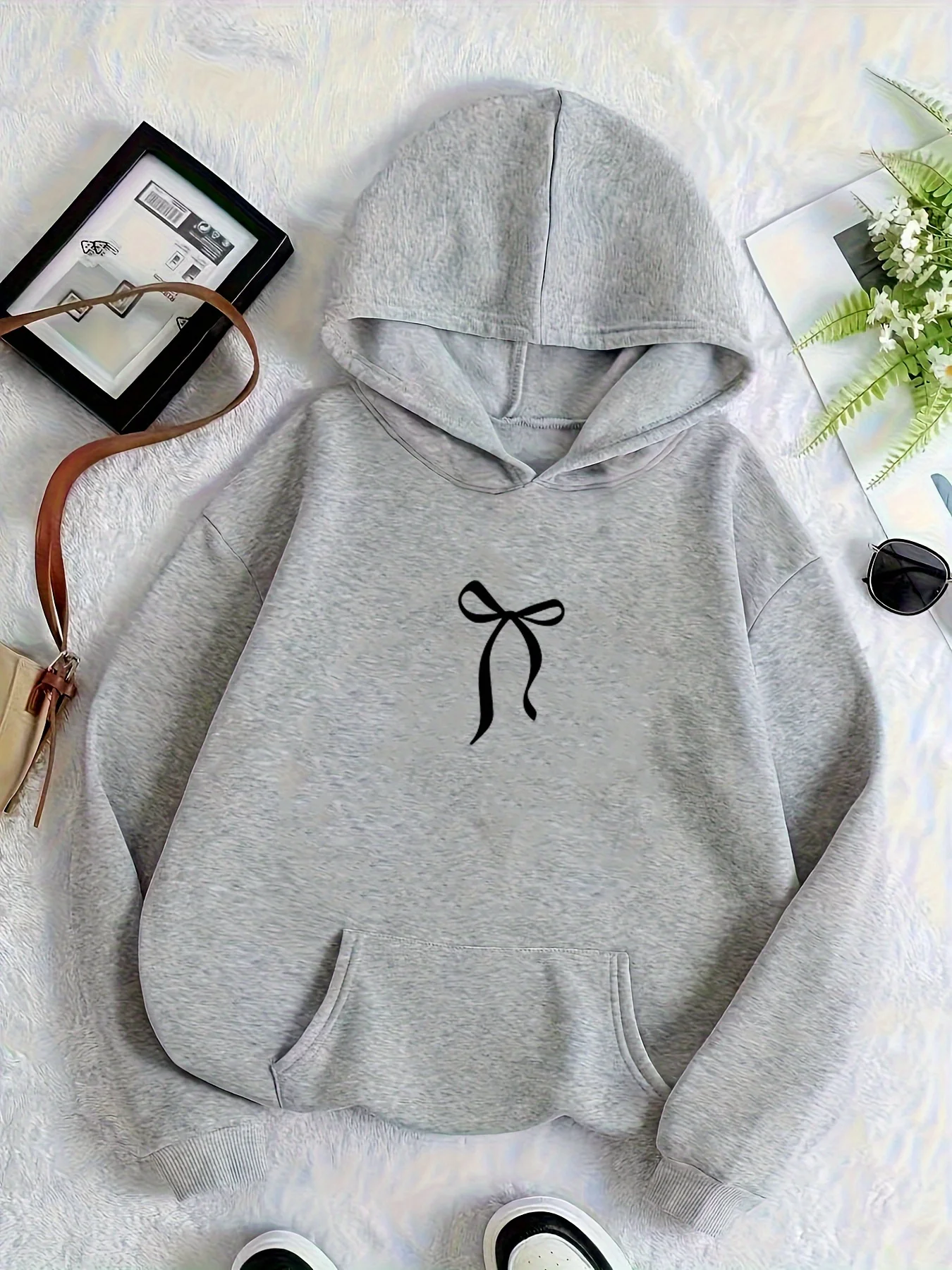 Women's Fashion Trendy Bow Pattern Kangaroo Pocket Warm Lined Hooded Fashion Casual HipHop Sweatshirt Harajuku Unisex